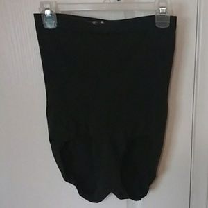 Black higher power SPANX panties size 2x
